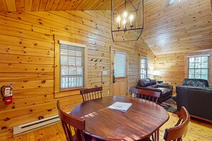 Interior - Explore nature cabin with kitchen, fireplace, WiFi,  hiking & AC (Northport)