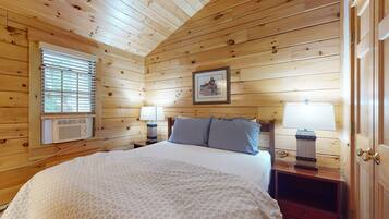 2 bedrooms, iron/ironing board, internet, bed sheets