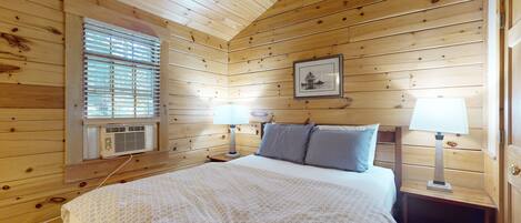 2 bedrooms, iron/ironing board, internet, bed sheets