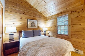 2 bedrooms, iron/ironing board, internet, bed sheets