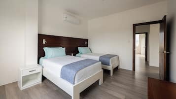 2 bedrooms, in-room safe, desk, free WiFi