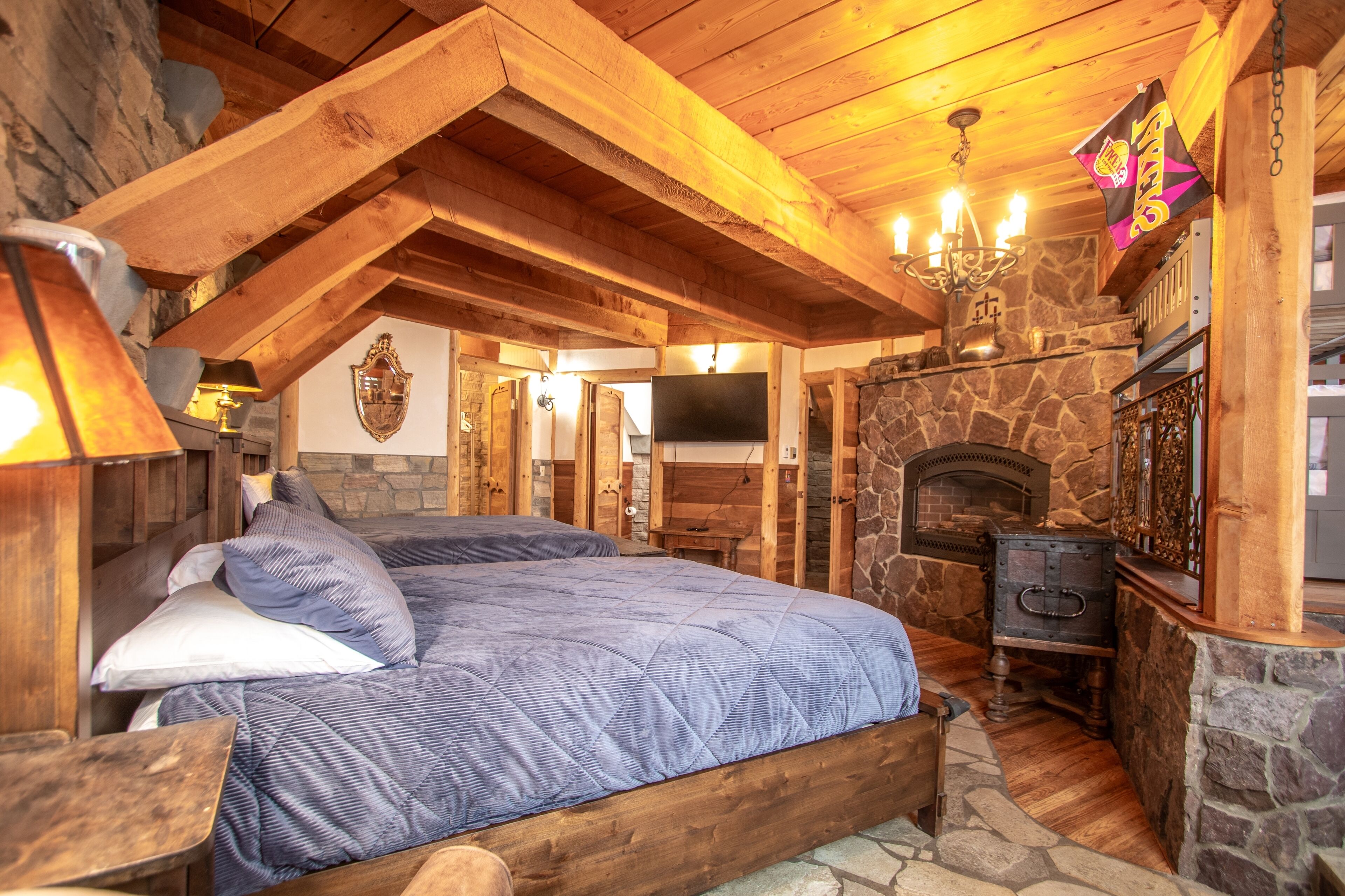 2 bedrooms, internet, bed sheets