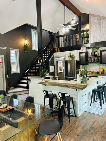 Open-Concept Kitchen & Dining – Bright, Spacious, Inviting