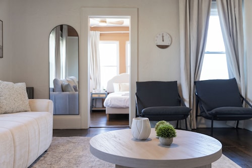 Beautiful 10-Bedroom Home for Group Getaways