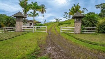 Enceinte de lâhĂ©bergement