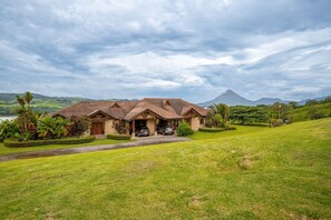 Exterior - Stunning Lake View Home with a Hot tub, WIFI, & Dog Friendly (La Fortuna)