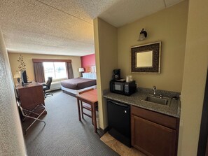 Deluxe Room, 1 King Bed, Non Smoking