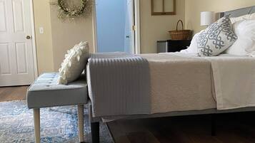 7 bedrooms, desk, iron/ironing board, travel cot