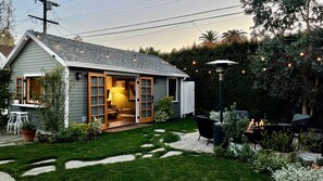 المنطقة المحيطة بالمنشأة