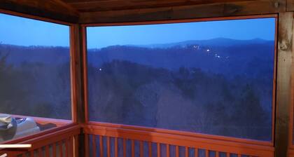 Luxury Cabin Gateway in Blue Ridge. Mountain Views, Hot Tub
& More. Book now.