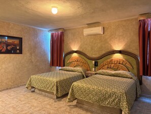 Phòng đôi phong cách cổ điển, 2 giường đôi | Chăn bông, trang trí khác biệt 