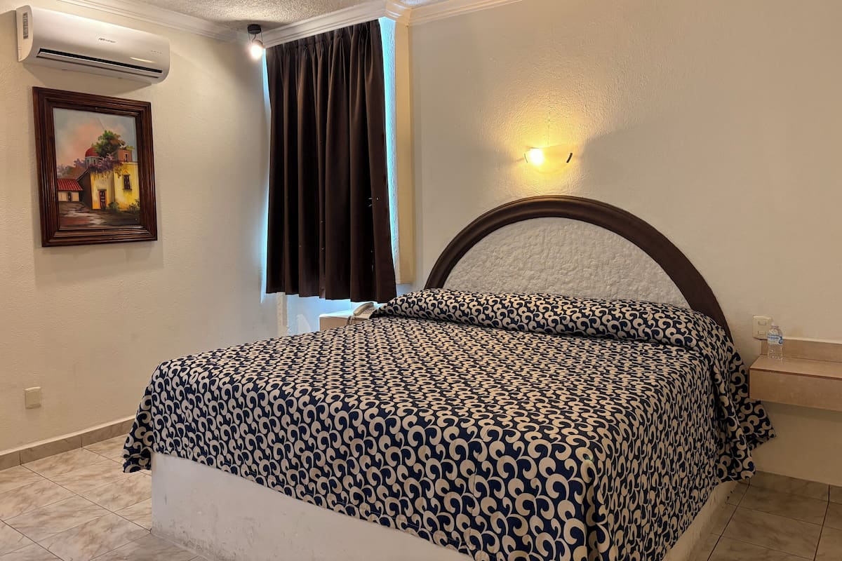 Camera Comfort, 1 letto king | Copriletto in piuma, con stile personalizzato