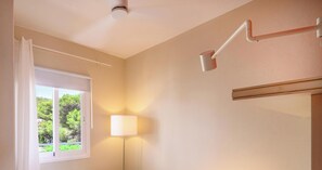 3 chambres, fer et planche à repasser, accès Internet, draps fournis