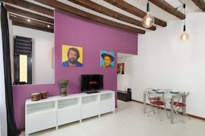 Dining - LECCO, 20 - In the heart of the Rainbow District. (Milan)