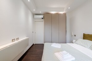 1 bedroom, iron/ironing board, WiFi, bed sheets - Casa Peschiera by Rentbeat (Torino)