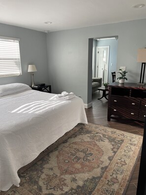 1 dormitorio, tabla de planchar con plancha, wifi gratis y ropa de cama