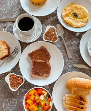 Tägliches inbegriffenes nach Wunsch zubereitetes Frühstück