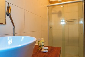 Standard Quadruple Room (CAPRI) | Bathroom - APPREZZARE POUSADA (Ipojuca)