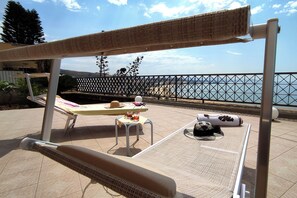 Terrace/patio - A beautiful residence with breathtaking sea views (Porto Empedocle)