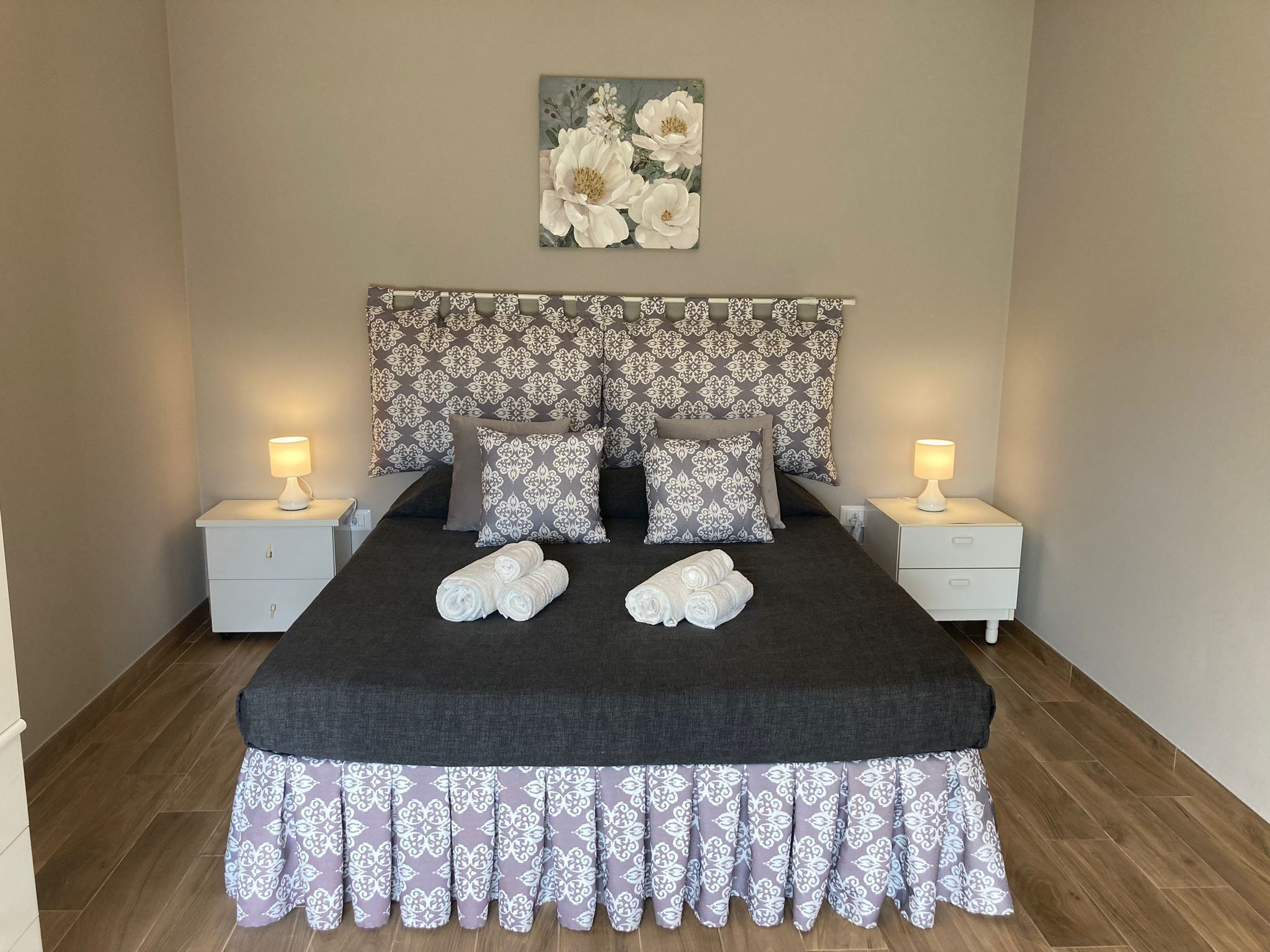 2 bedrooms, bed sheets