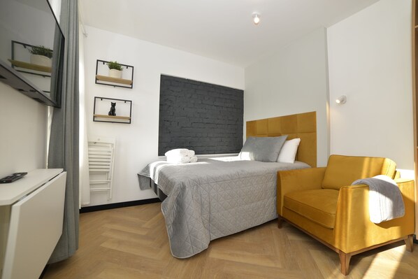 1 bedroom, WiFi, bed sheets