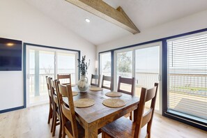 Dining - Main home with guest house & private pool (Baytown)