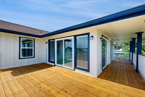 Exterior detail - Main home with guest house & private pool (Baytown)