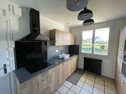 Small house entirely renovated, 2 minutes from the medieval site of Bridiers