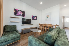 TV - Garden View Apartment - Karafili by PikHost (Gjiri i Lalzit)