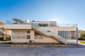 Exterior - Lovely Studio with Seaview - Margarita by PikHost (Gjiri i Lalzit)