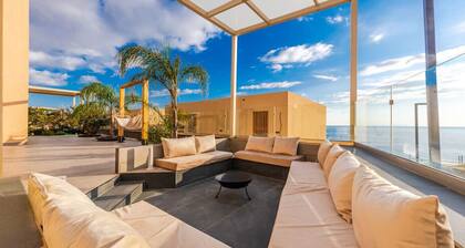 Seaside Retreat | Green Coast by PikHost