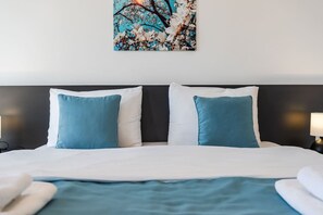 2 chambres, fer et planche à repasser, Wi-Fi, draps fournis