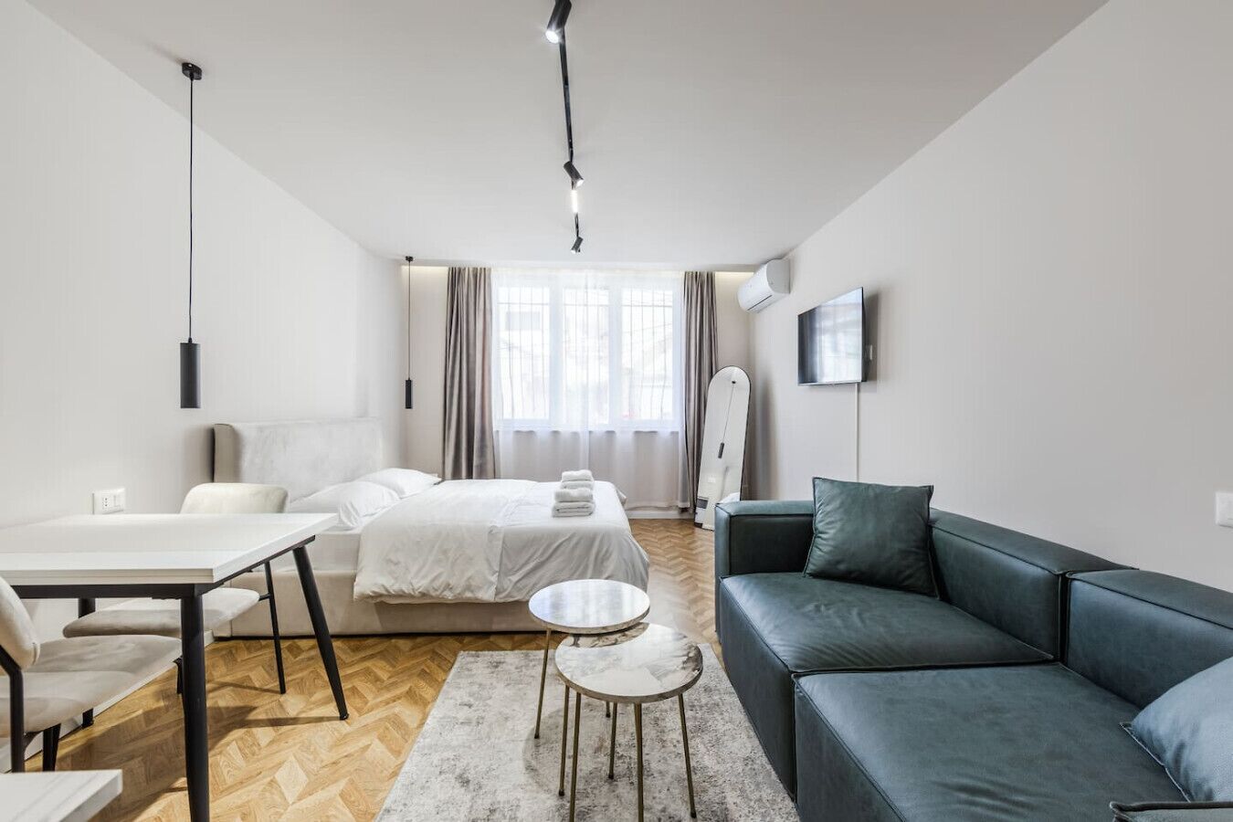 Iron/ironing board, WiFi