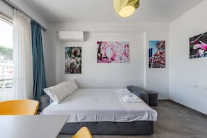 1 chambre, fer et planche à repasser, Wi-Fi, draps fournis