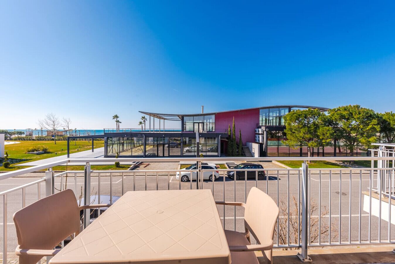 屋外ダイニングエリア