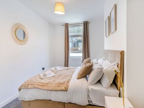 4 chambres, accès au Wi-Fi (inclus), literie fournie