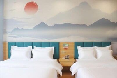 Yisu Light Luxury Hotel Apartment (Taiyuan South Railway Station North America N1 Branch)