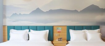 Yisu Light Luxury Hotel Apartment (Taiyuan South Railway Station North America N1 Branch)