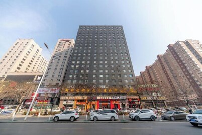 Yisu Light Luxury Hotel Apartment (Taiyuan South Railway Station North America N1 Branch)