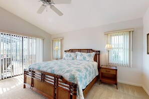 3 slaapkamers, een strijkplank/strijkijzer, internet, beddengoed