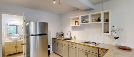 雪櫃、爐具、廚房用具/餐具/器皿