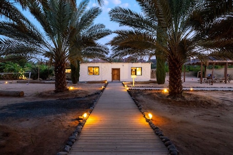 Fachada de la propiedad