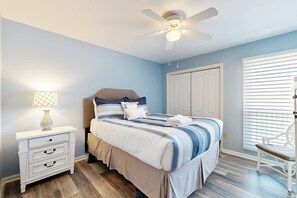 2 bedrooms, iron/ironing board, internet, bed sheets