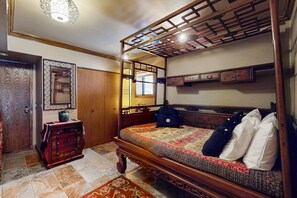 4 bedrooms, Internet, bed sheets