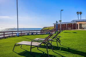 Terrace/patio - Fantastic dog-friendly home with heated pool, hot tub, partial ocean view, patio (Rosarito)