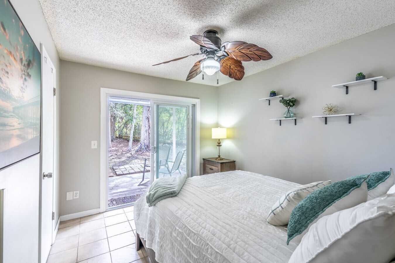 3 bedrooms, desk, WiFi