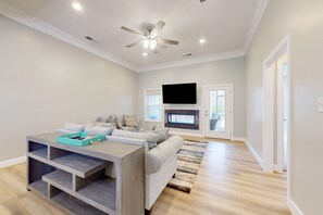 Fernseher, Kamin, Videospiele