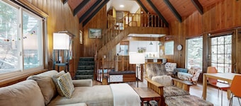 4 BD W/ Lake Access, Grill, Fire Pit, A/C, Optional Dock