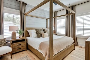 5 Schlafzimmer, Schreibtisch, Bügeleisen/Bügelbrett, Reisekinderbett