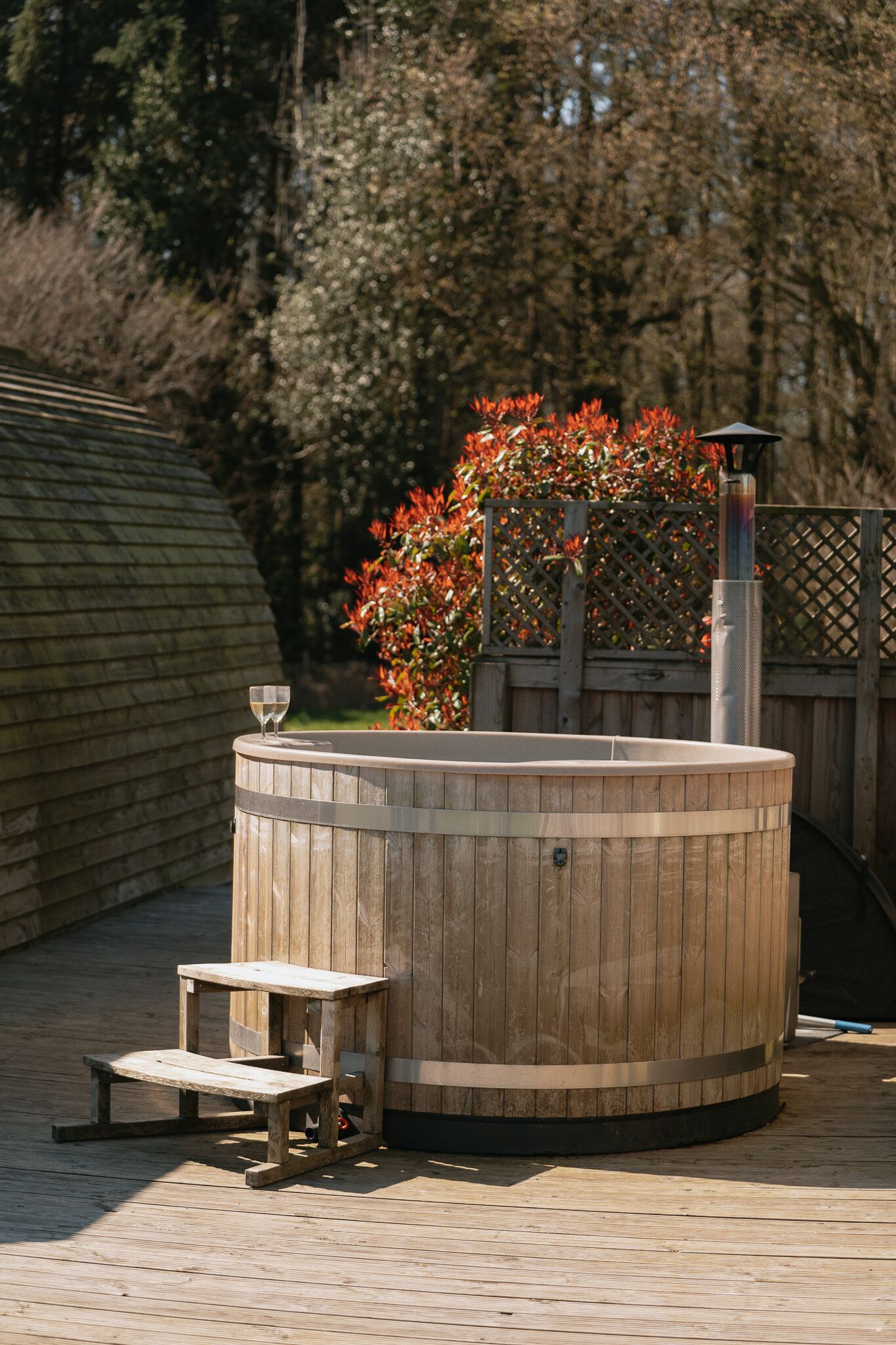 Outdoor spa tub